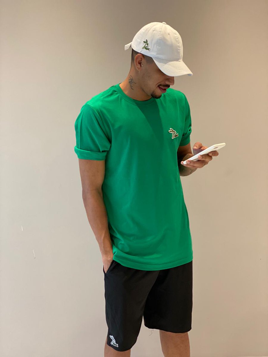 CsMultimarcas's tweet photo. Lacoste coqueiro 🤭🐊🌴 https://t.co/Jup8ZBOIdh