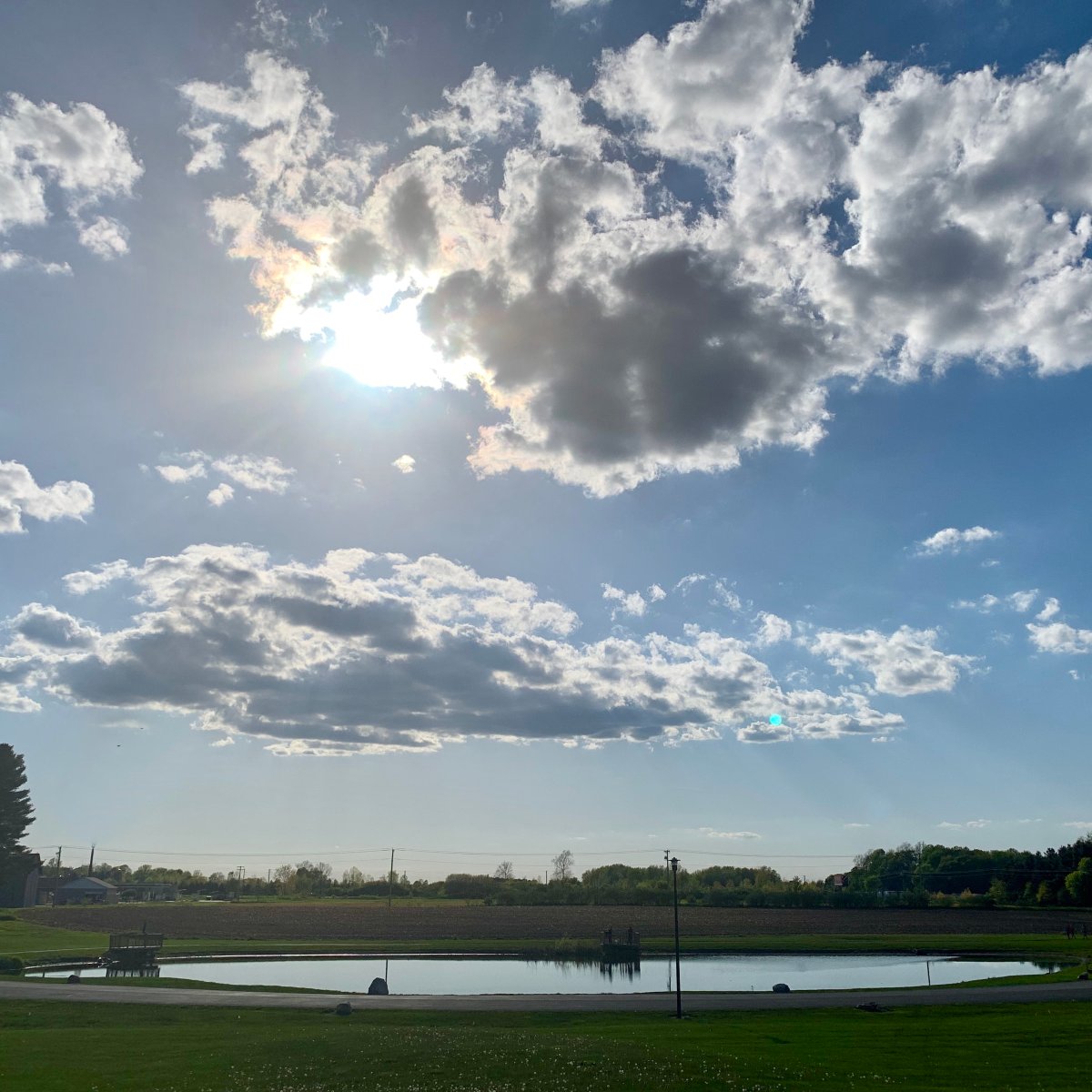 VisitMarshallCo's tweet photo. Happy May 1st! It is such a beautiful start to the month! The sun is shining, the skies are blue and the birds are singing! It's a great day for outdoor adventures! 

#visitmarshallco #visitindiana #myindiana #may1st #sunshine #walkingtrails #INthistogether #hoosierstrong https://t.co/piv33xncs9