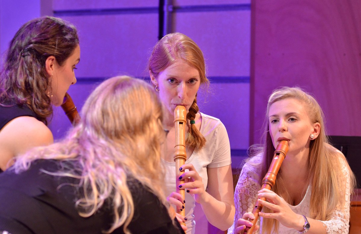 yorkearlymusic's tweet photo. We’re looking forward to continuing to stream online concerts for you to enjoy. Join @palisander tomorrow @yorkearlymusic at 1pm for Beware the Spider! Here they are in action at the beautiful Unitarian Chapel last year. 
Add @REMA_EarlyMusic @eeemerging #makeityork #stayathome https://t.co/00zZTrQxw9