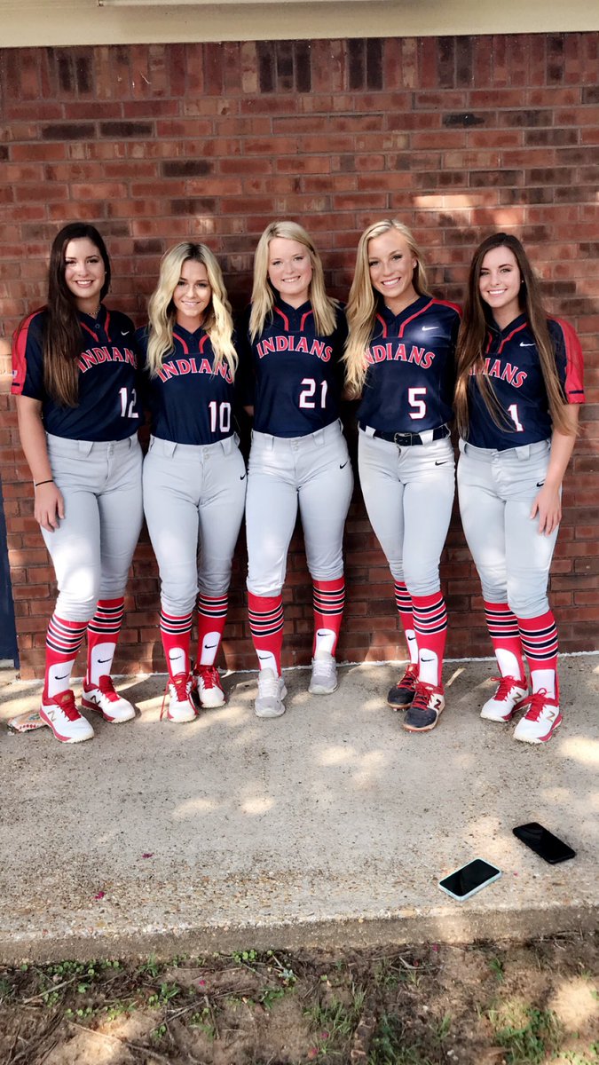 md_jap's tweet photo. We should be playing and celebrating with these sophomores today @ICCSoftball! Grateful for such a good group of girls! ❤️u5 @jessicaaa3Davis ! #gonnamissit https://t.co/Rk21nik14u
