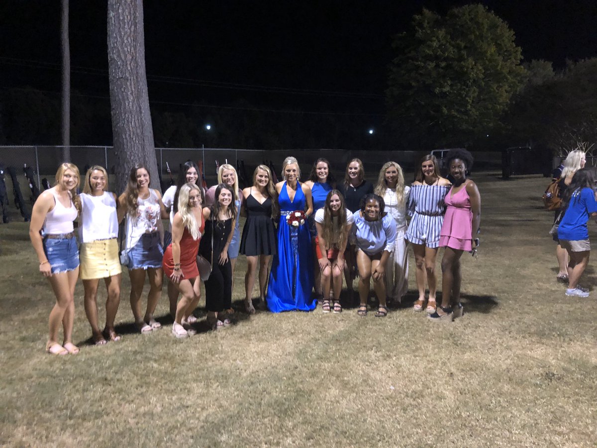 md_jap's tweet photo. We should be playing and celebrating with these sophomores today @ICCSoftball! Grateful for such a good group of girls! ❤️u5 @jessicaaa3Davis ! #gonnamissit https://t.co/Rk21nik14u