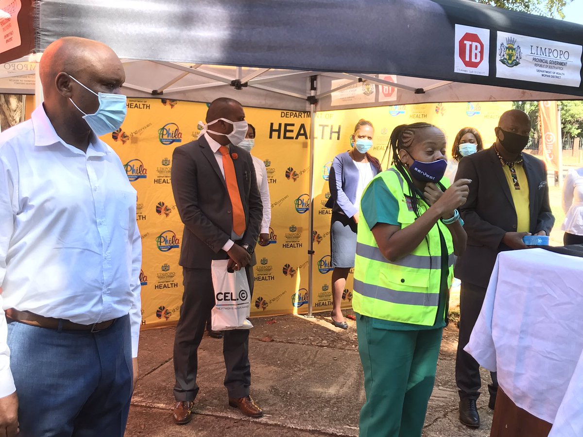 TtMoafrika's tweet photo. MEC @PhophiRamathuba receiving donations of smartphones and PPE from @CellC and @mtnsa #ThinkServest #LimpopoCovid19 #FlattenTheCurve #TeamOptimize @OptimizeAgency @servestsa https://t.co/7T0UlJA6jk
