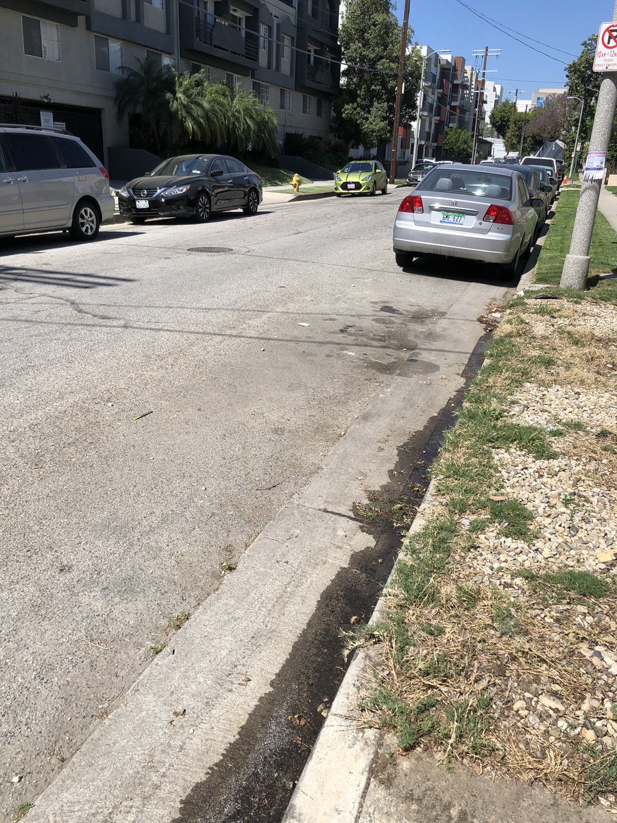 RoadSageLA's tweet image. One thing this crisis has taught me is that weekly street sweeping in LA is by and large a racket, and completely unnecessary. This street hasn’t been swept in nearly two months. Does it look worthy of a 70 dollar fine for not moving my car twice a week @MayorOfLA?