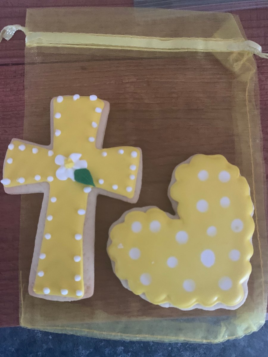 ChristineSchant's tweet photo. CBC JUNIOR, Garrett Schantz, delivers sunshine bags to priests and teachers. 
#workingforGOD
#heartofgold
#sunshinebags https://t.co/hqK7yqF89G