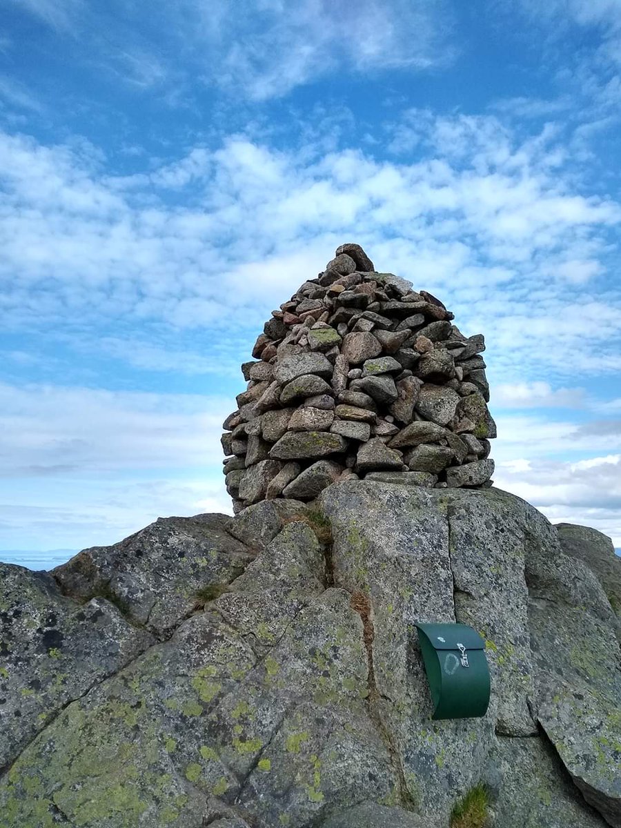 CoryFerral's tweet photo. Hoy realicé mi 6to hike!! Fue increíble llegar a la cima de la montaña!!!! Entre más conozco este país me enamoro cada día más!!! 🇳🇴🏞🧗♂️✌❤🙋♀️ #hikegroup https://t.co/UQutR0gH2g