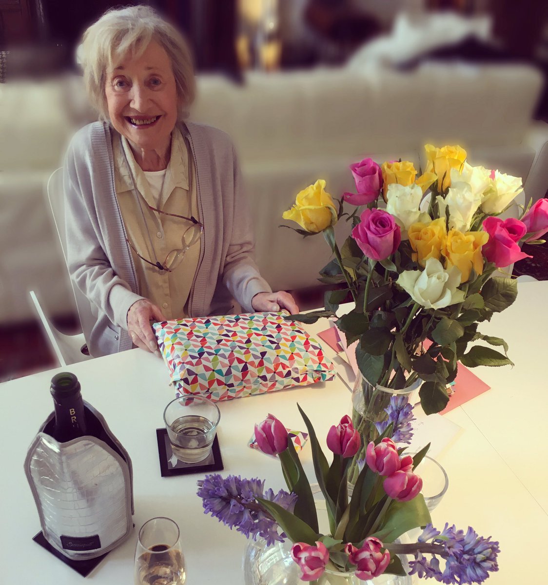SteveNormanReal's tweet image. What an absolutely fabulous day. Hope you enjoyed your birthday as much as we did, mum. I am so proud of you. Love you tons xxxx 💓 @Stereoblonde @Jaco_Norman #laranorman #21today