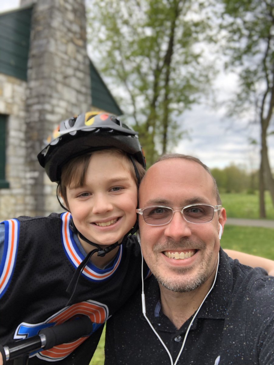 DHooverBeetFCPS's tweet image. Getting our physical fitness in during our distance learning time. #Stayingfit #fitnesschallenge #timewithfamily