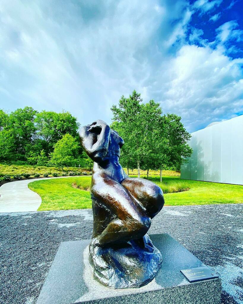 raleighwhatsup's tweet photo. | FRIDAY | random rain showers giving everything a fresh perspective. This #Rodin statue capturing all the feelings. #fridayvibes #day49 #ncmapark #ncmaseries #raleighnc #ncmagram #rodingarden #rodin https://t.co/jwjc6ilfdf https://t.co/heYGTBETtY
