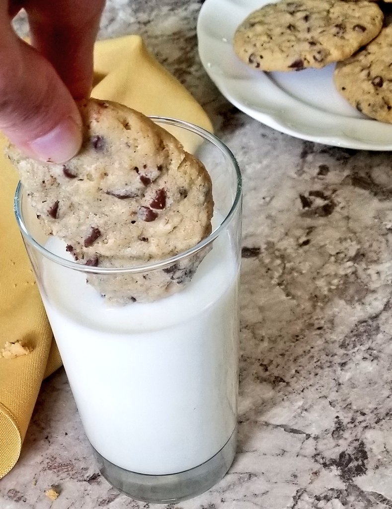 Recently made the <a href="/DoubleTree/">DoubleTree by Hilton</a> famous chocolate chip cookies #yum This was the first recipe for my new biweekly #recipeclub #doubletreecookie #tasteexplorers