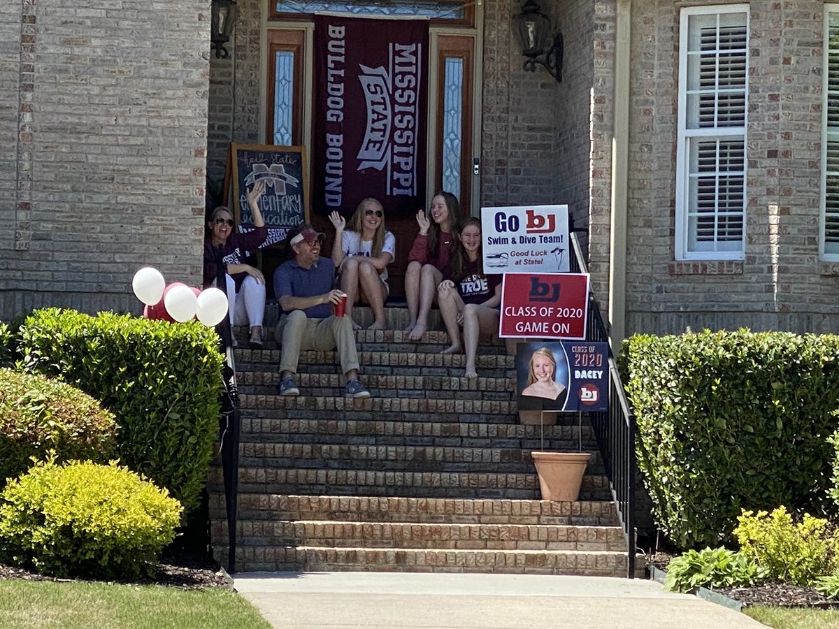 BobJonesHigh's tweet photo. Have you seen us yet?! We love our Patriots! So much fun driving around celebrating our seniors!!! #Classof2020 #GoBJHS #mcslearn #NationalDecisionDay2020 https://t.co/1Ya3K4bBa8