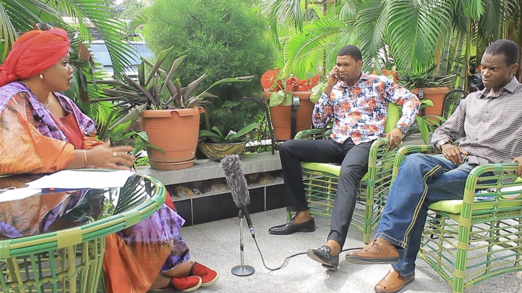 fredtshiyoyo's tweet photo. #RDV
La sénatrice Bijou GOYA face à Peter TIANI et Ndeko Eliezer.
Ce soir 21h00 sur #Congoweb TV et samedi 11h00. https://t.co/RBcd0vW158