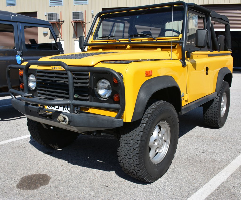ECDautodesign's tweet photo. There's a difference between restored and custom Land Rover Defenders.
We push the boundaries of restoration to bring one-of-a-kind builds into modern times 💪
—
Read more: https://t.co/fd23IenMmV #CustomDefender https://t.co/CotEv2cGO3