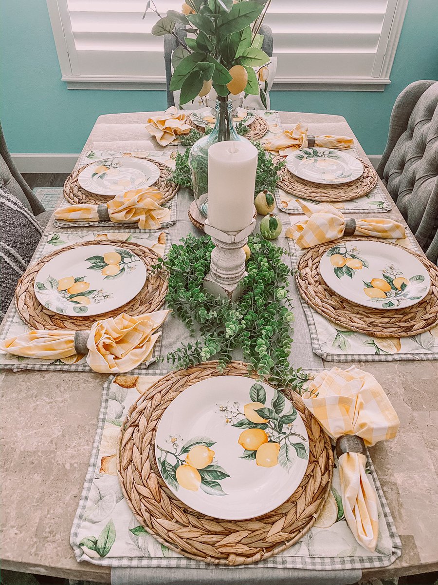 GypseaWanderer's tweet image. Dining room table lemons galore check out my new IG post #lemondecor #lemontablescape #springdecor #summerdecor instagram.com/p/B_oEyiijqES/…
