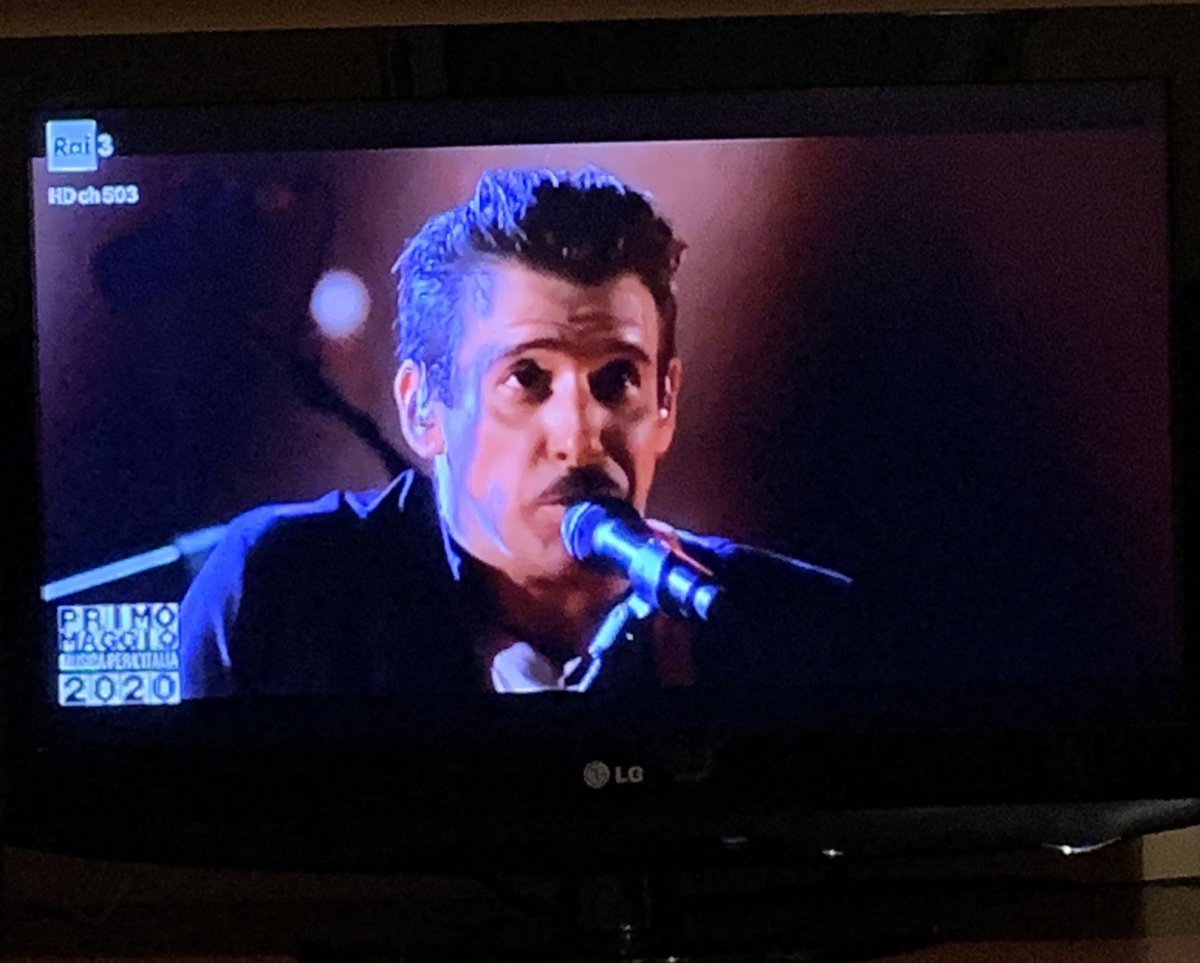 ilariatoscano96's tweet photo. Anche a distanza ❤️ #concertone #PrimoMaggio #1maggio #1M2020 #raitre https://t.co/VRQCGoRCZ0