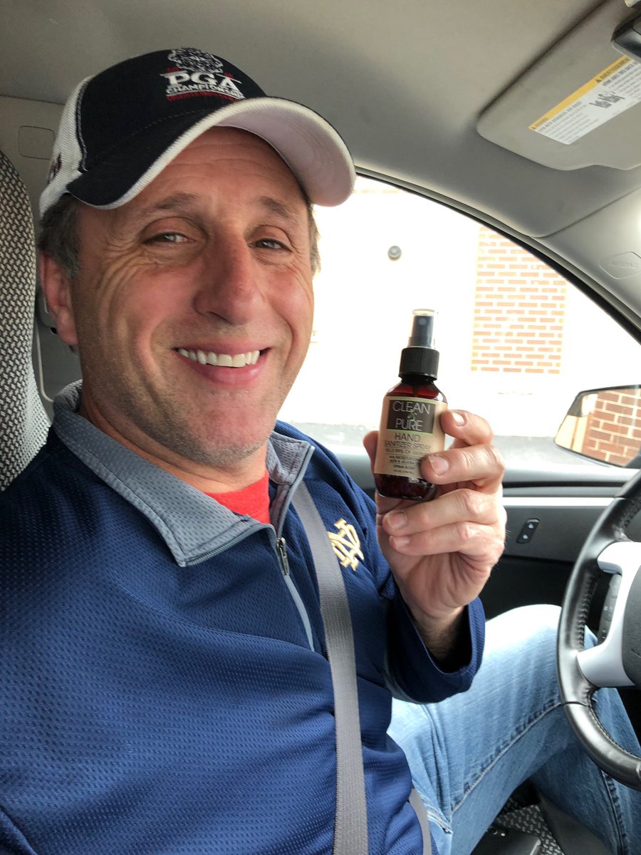 cleanpurespray's tweet photo. Just trying to keep America sanitized one person at a time!!! Order yours today! Easy FAST shipping!! #sanitizer #clean #WashYourHands #Quarantine #Covid_19 https://t.co/bhCKQQRsVb