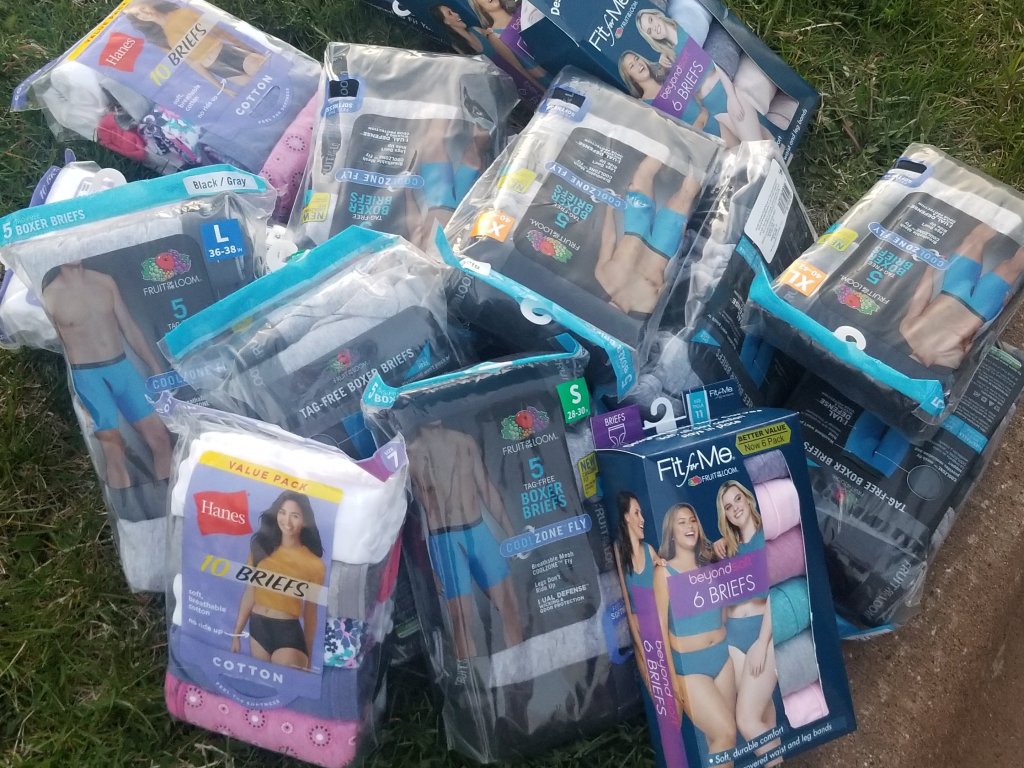 New underwear is the start to a good day even at the homeless shelter. Thank you Women’s March MN elimstrongtowershelters.org/2020/05/01/new…