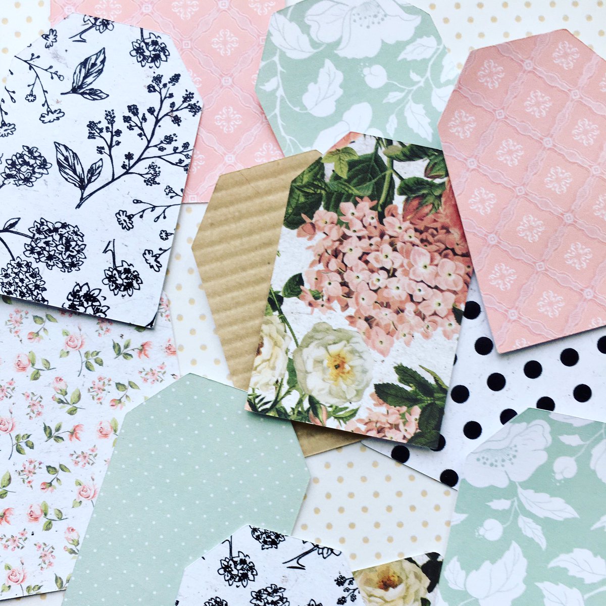 Papercutsnsuch's tweet image. A supply order came in last night and I forgot that treated myself to a new paper pack. Once I saw it, I knew I would make tag sets. These papers were gorgeous! I wish bought another pack. #journalsupplies #scrapbooksupplies #handmadetags
