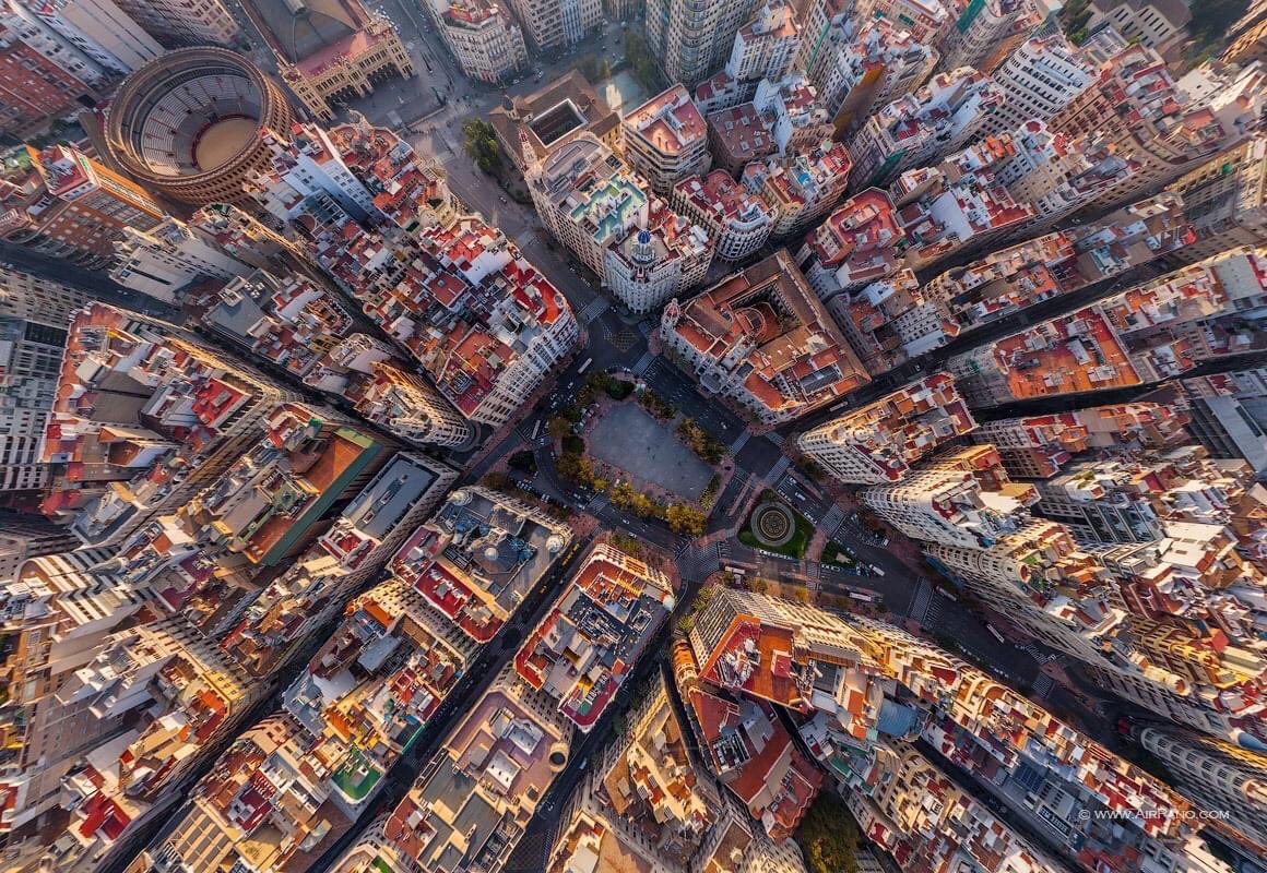 _coronito's tweet image. Estoy super orgulloso de mi ciudad y no se me ocurre mejor cosa que hacer estos días que informarme y enamorarme más aún💙❤️💛❤️

👇🏻abro hilo y os cuento cosas👇🏻