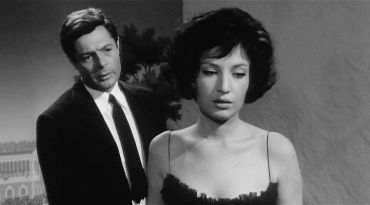 EvaArriagaD's tweet photo. 🎥 'La notte' (Michelangelo Antonioni, 1961). https://t.co/C1hhSJgajA