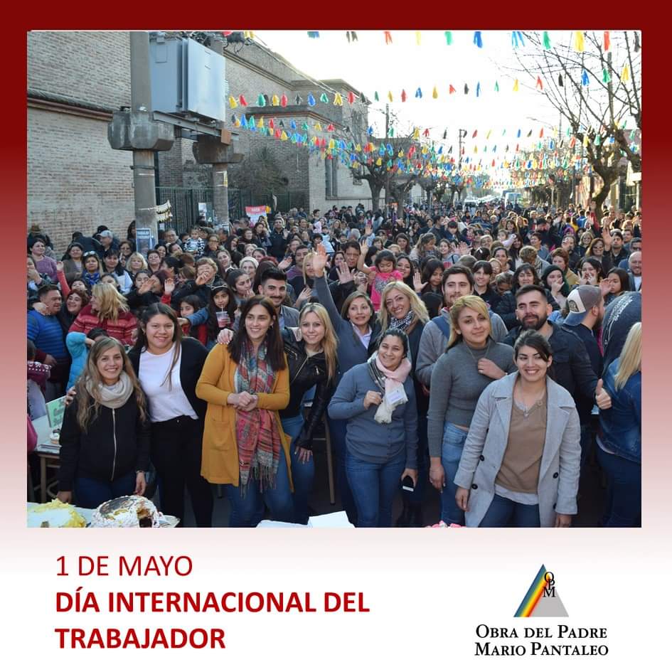 obrapadremario's tweet photo. Contamos con personas comprometidas en brindar su tiempo, su labor e integridad a la hora de ayudar a los demás.
Este año nos encuentra separados, pero trabajando más juntos que nunca, para seguir dando lo mejor a nuestra comunidad ❤️ 

*Foto de La Comunidad Hace, agosto 2019. https://t.co/2HKDGZJMXi
