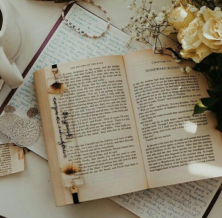 artofliliana's tweet photo. If you want to support #threadboundstudio but don't have the money, please like and share my posts! Every bit of support can make a huge difference! Thank you ❤❤❤ #etsyshop #resinbookmark
Photo credit: @always_and_forever_lyndsay on Instagram https://t.co/fQjhc54scj
