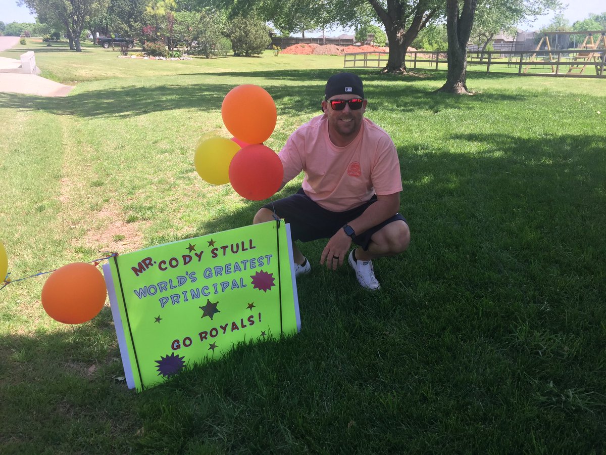 RoyalsTaft's tweet photo. #CrownTown @OKCPS https://t.co/CW6hRVrt8k