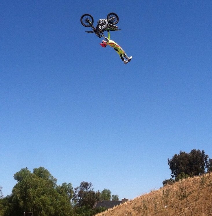 BrapSports's tweet image. Headed into the weekend like:
📷@rkfmx

#brap #brapsports #braap #fullsend #motocross