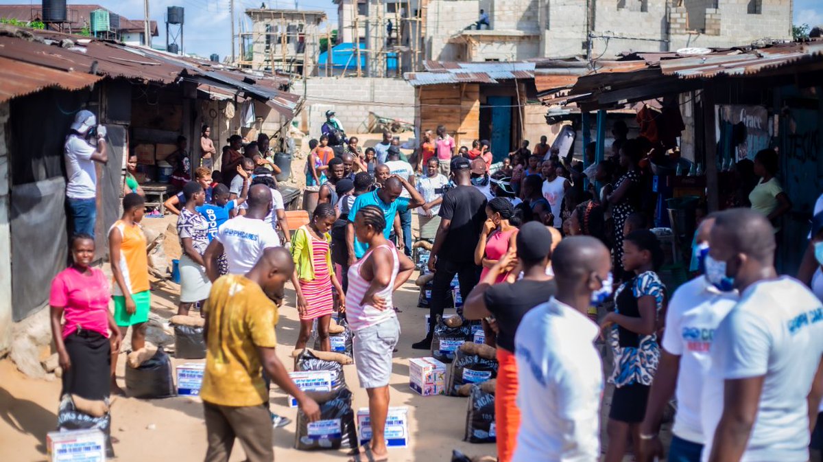 gloriazo9's tweet photo. Meriton x SPE relief item distribution 
Even in the distributing social distance was maintained, The people where sensitized on how to flatten the Covid_19 spread curve. By @iam_meriton
#stayathome #covid19 #stayhomestaysafe #meriton #meritoncares #spephc #speinternational https://t.co/igtnkrJ234