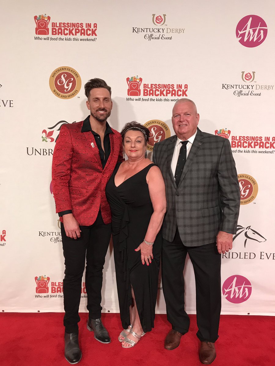 JDSHELBURNE's tweet photo. #Memories from one year ago @unbridledeve #Partywithapurpose #UE19 https://t.co/Ngt4oTN4w4
