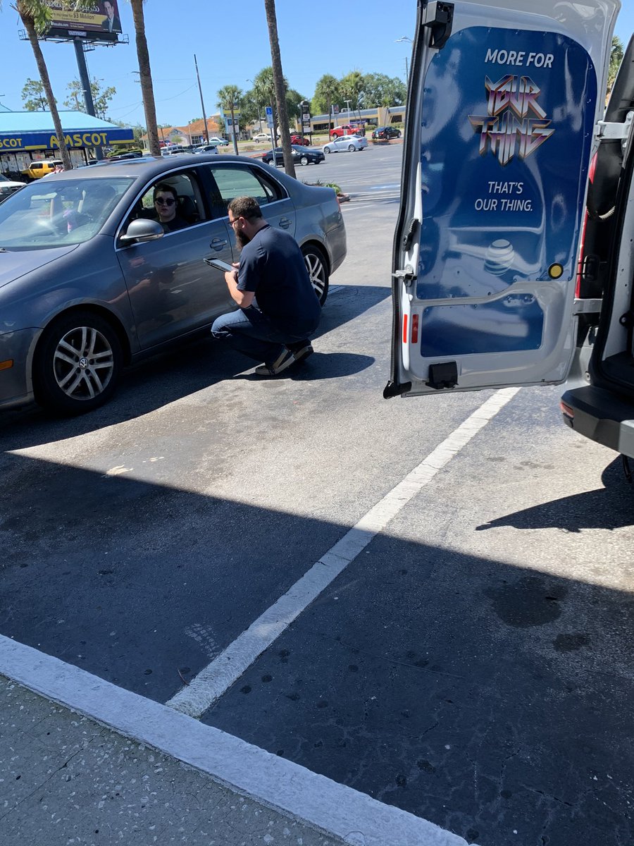 Bri_Cowell's tweet photo. James out there getting things done for #TeamUni #CurbsideConcierge #TheComeBack is strong 

@Garrett_813 @team_oselett https://t.co/BM79tGYseI