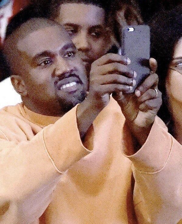 helioxmoon's tweet photo. me whenever I see the moon: https://t.co/8TSXhU1j5j