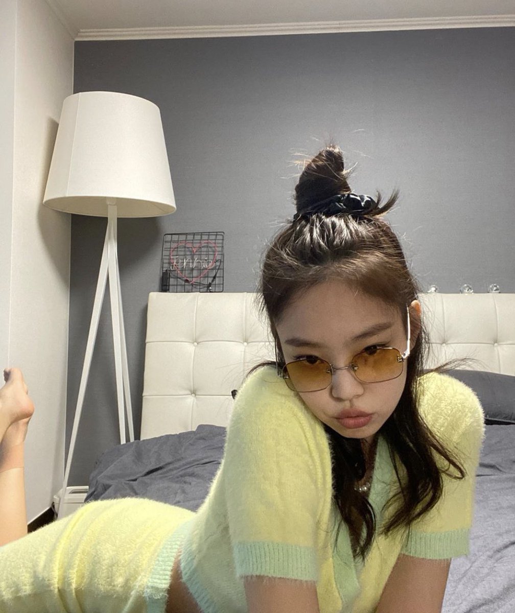 imaginekyle's tweet photo. JENNIERUBYJANE https://t.co/PNElqeRobf