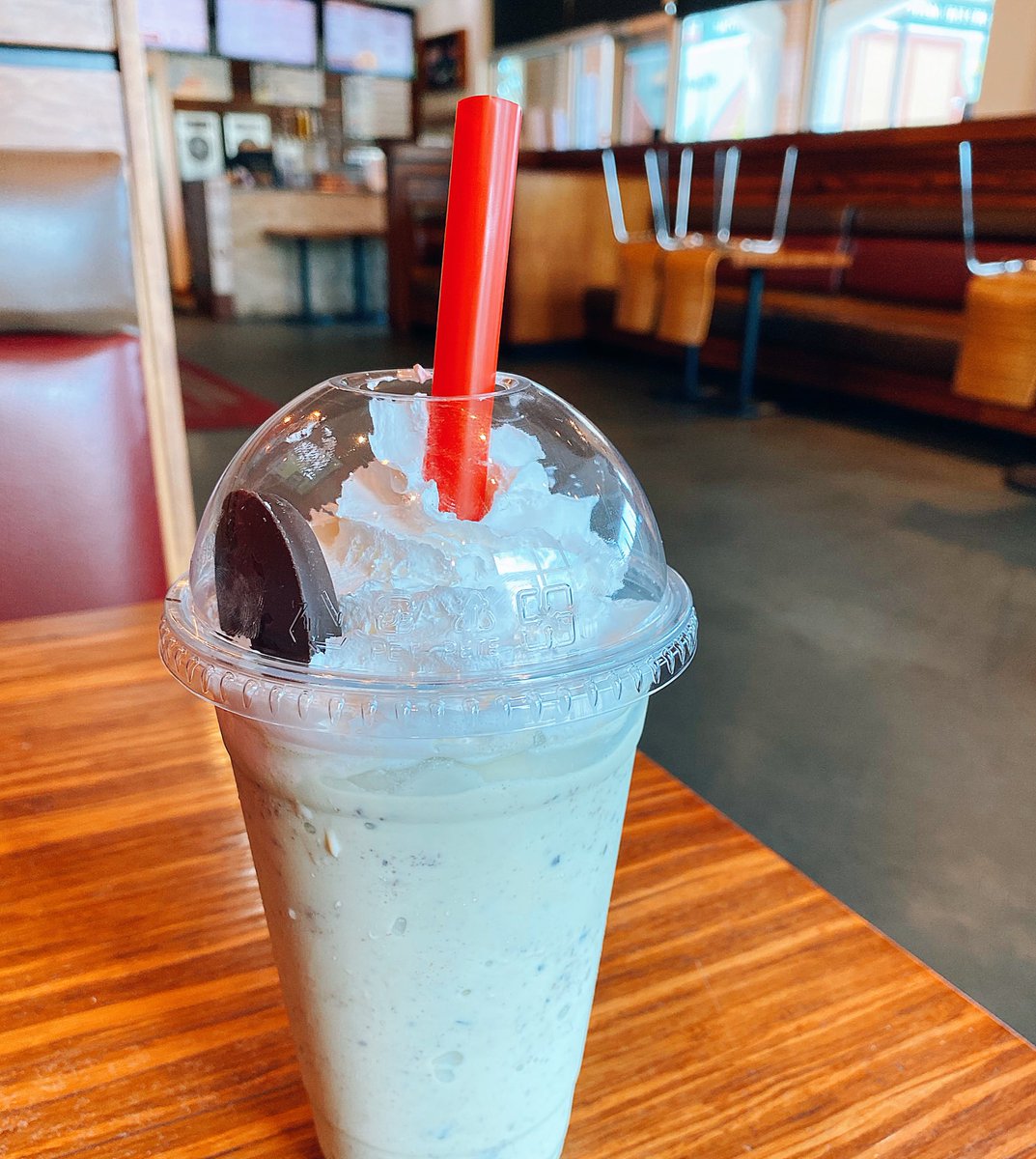 Bets are you were craving something sweet, so here you go! Order Tdelph through <a href="/DoorDash/">DoorDash</a> or <a href="/Postmates/">Postmates</a> ‼️