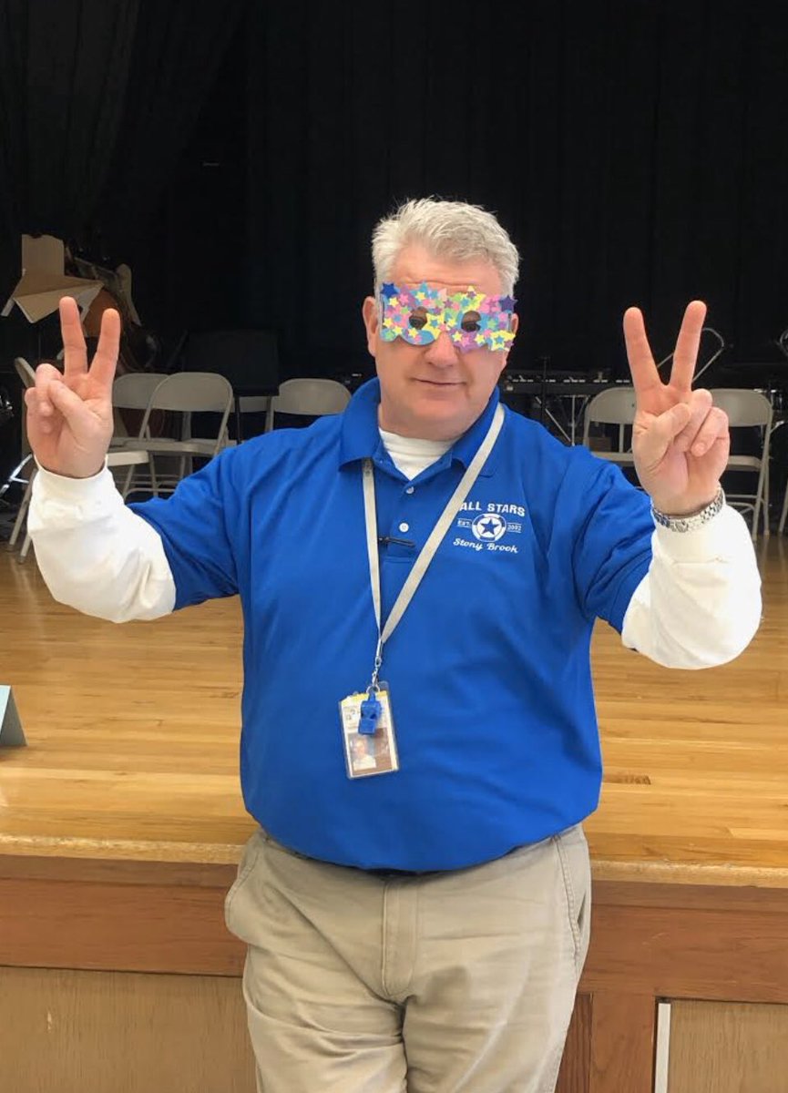 perezpals's tweet photo. Happy National Principal's Day to this guy! @SteveWilfing @StonyBrookES #studentsgrowhere https://t.co/WvtoHAzK2E