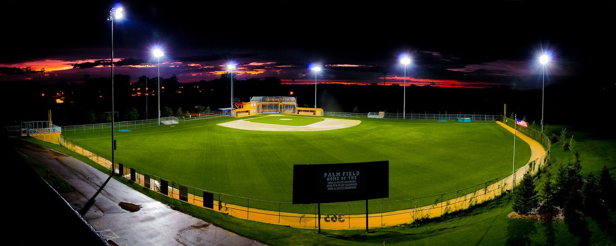 SAVHSActivities's tweet photo. Palm Field will again have its lights on tonight for 282 minutes beginning at 6pm to serve as a beacon of hope for all ISD 282 students, staff, alumni and community! 

#SANBStrong #bethelightmn https://t.co/MATW74BnWU