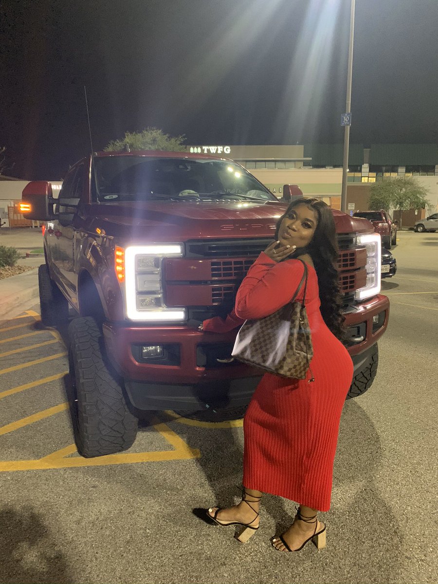 BKnicolee's tweet photo. #SeniorsOfPV21 

- Breanca Washington
- Fort Worth, TX 💖
- Major Interdisciplinary Studies 🐾
- Future Educator &amp; Hair Stylist 💇🏽‍♀️ 👩🏽‍🏫👩🏾‍🎓 https://t.co/A2ohpDCY26