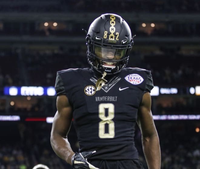 kodyjones_'s tweet photo. Blessed to receive an offer from Vanderbilt University!⚓️ @ImCoachGene @jovanhaye  #AnchorDown #AG2G https://t.co/9XtnDBrKP9