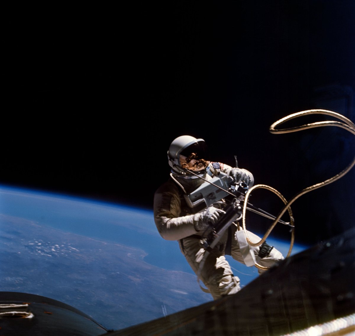NEHgov's tweet photo. Revisit the drama of the Space Race and Apollo space program with "Chasing the Moon," @PBS this #SpaceDay.
The NEH-funded #ChasingTheMoonPBS documentary examines the triumphs and tragedies of getting a man on the moon: https://t.co/ZGSi8XCFcF
#InternationalSpaceDay https://t.co/Arh6fP9McX