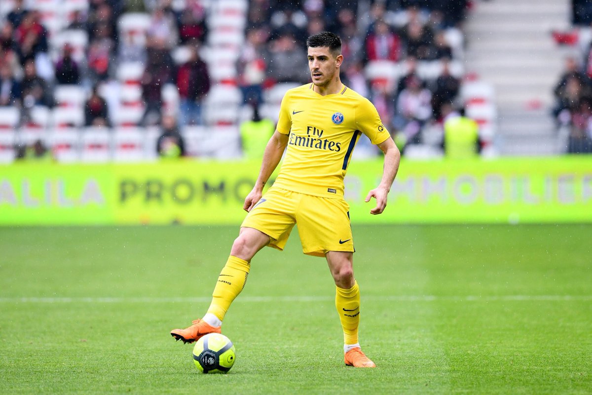 yuriberchiche's tweet photo. Bonne nuit @PSG_inside 😉 Félicitations!!!! 🔴🔵 @Ligue1Conforama 🏆#CHAMPI9NSATHOME #ICICESTPARIS #AllezParis #PSG #ParisSaintGermain #Paris #Football #Ligue1 #Ligue1Conforama #Champions2020 https://t.co/ocLewpWOvJ