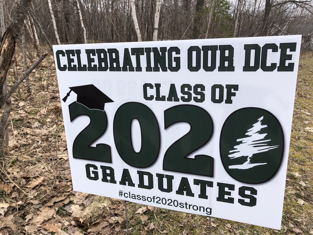 LovePhyEd's tweet image. One of nicest things I’ve gotten to do recently: Deliver #classof2020strong signs to my amazing ELT home room seniors students. So nice to say hello (from a safe distance) &amp;amp; let them know how much we miss seeing them #EverestPride 🌲💚💛💚💛