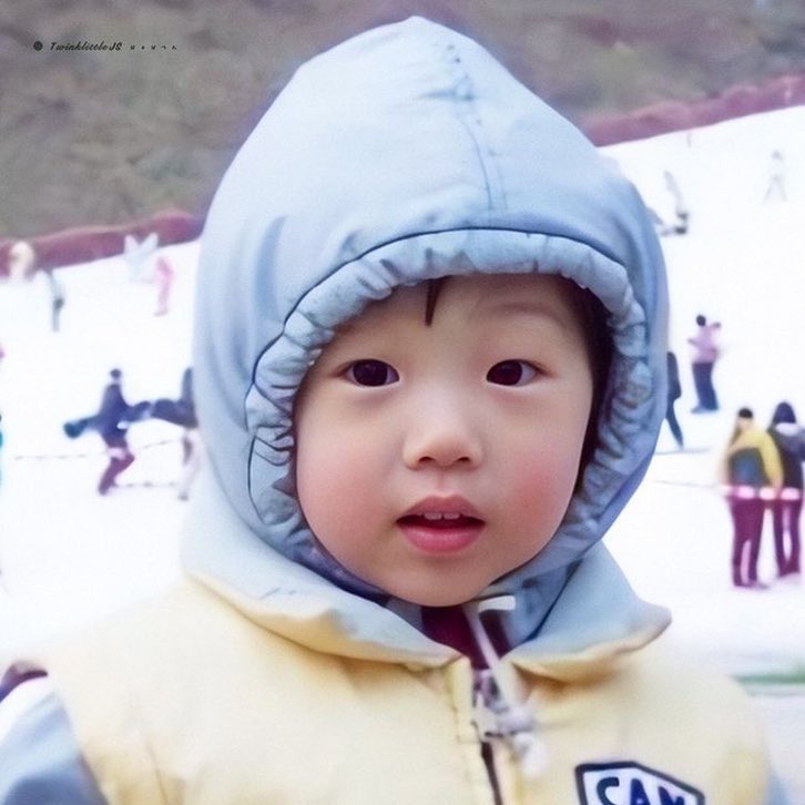 𝙃𝙖𝙥𝙥𝙮 𝘽𝙞𝙧𝙩𝙝𝙙𝙖𝙮 𝙩𝙤 𝙨𝙤𝙢𝙨𝙝𝙤𝙠🎂🎈
       
       ———— มีความสุขมากๆนะครับเพื่อนขอให้เจอแต่สิ่งดีๆนะคะ(เช่นก)สุขภาพแข็งแรงร่ำรวยเงินทองเปิดเทอมก็ตั้งใจเรียนด้วยนะคะรักจุ้บๆ(@sharkchokchok2 )🎉💕