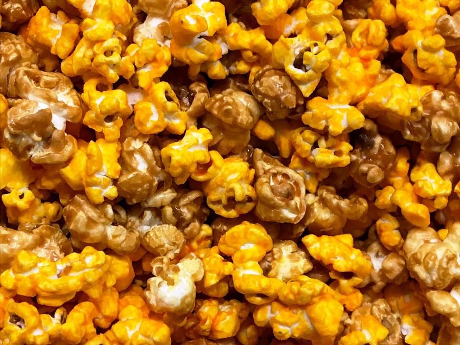 What's your favorite snack to enjoy when watching a flick?
Share your answer below. 

We voted popcorn 🍿
• • • • •

#Popcorn #Popcorn🍿#MovieSnacks #Snacks #MovieNight #Cinema #ChicagoFood #SnacksOnSnacks #Treats #SweetTreats #YummyFood #MovieTime #MovieNight🎬#PopcornTime