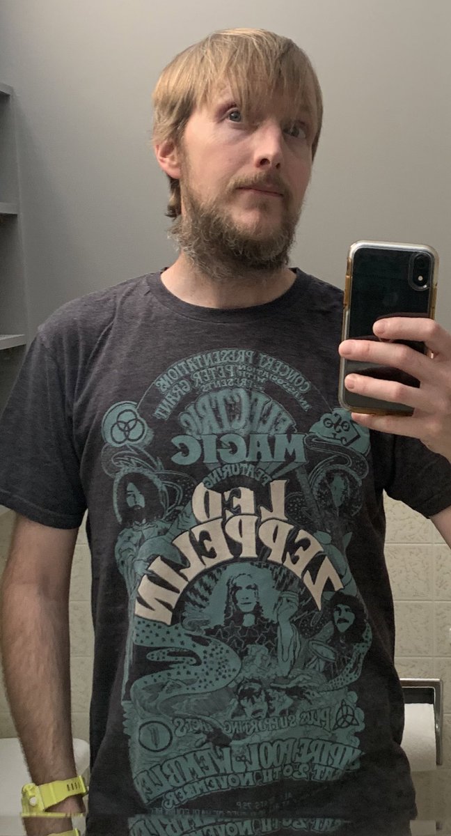 jcorriv35's tweet image. Might have to take haircutting matters into my own (uncapable) hands 🤷‍♂️😬😂 #pandemicproblems