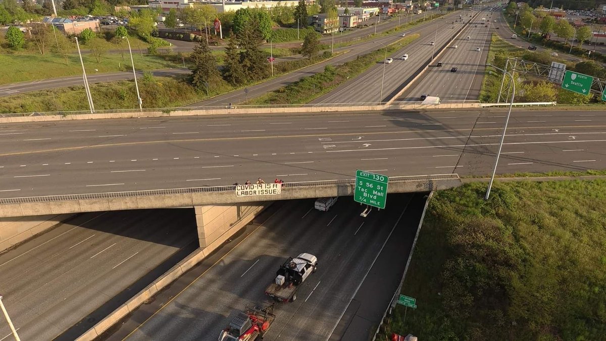 everybodyorg's tweet photo. Did you see some banners over I-5 this morning? Here’s why we’re out there: Covid-19 is a labor issue. You have a right to be safe at work and a right to organize a union. If you need help, we’re here for you. #everybodyorganize https://t.co/i135WN9cDQ
