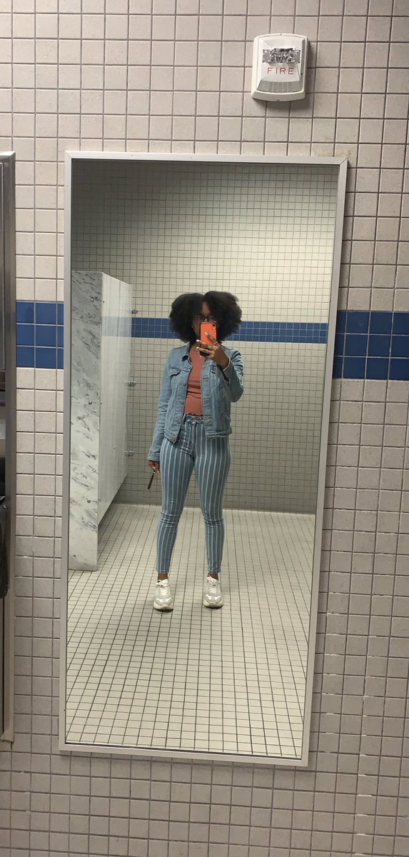 datgirlRo_'s tweet photo. #SeniorsofPV21 
NyRobi Woods
Mass Comm Major
Political &amp; Behavioral Science Minor
📍I’m so Port Arthur, Tx 📍
Your favorite braider💗
✨✨ nice and neat by Robi ✨✨ https://t.co/VSwpqdjCkX