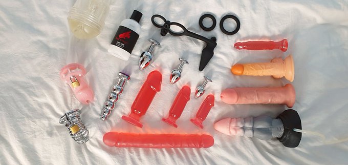 My updated toy collection 🥰 What would you like to use on me first? https://t.co/20fAi7BpNb