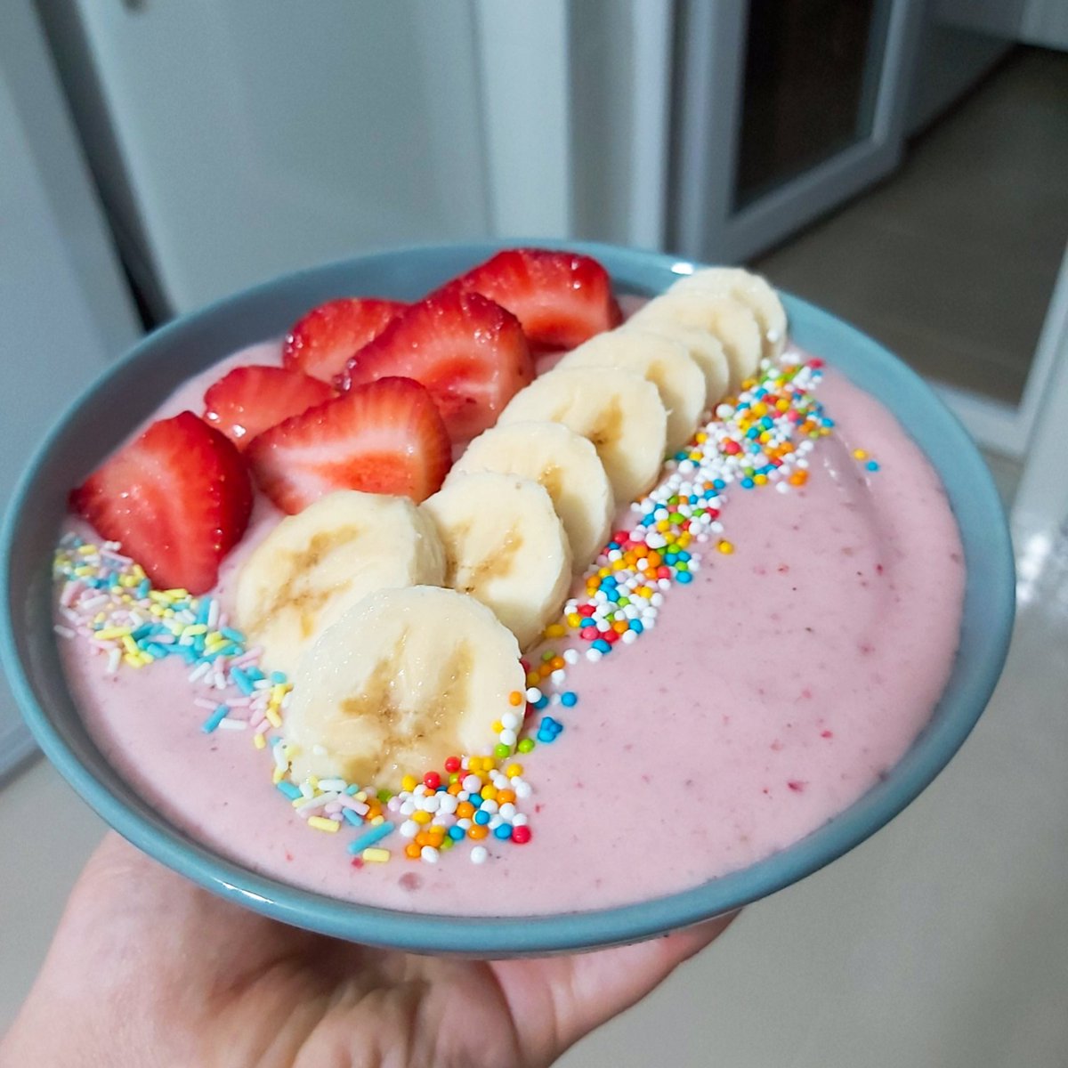btsriaren's tweet photo. Yummy 🍧💫 https://t.co/6V6xQVxfcJ