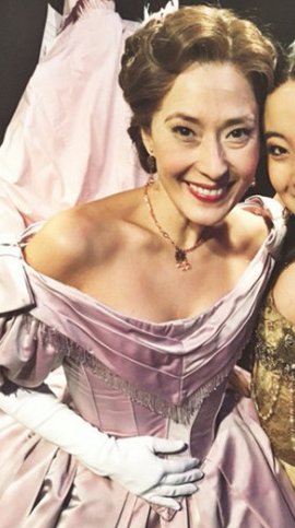 Fact #2: The amazing  @AnnSandersNYC has broken many barriers throughout her career. She was the first Asian Belle in Beauty and the Beast understudying the role on Broadway and as principle in Germany & West End. She was also the first Asian woman to play the role of Anna