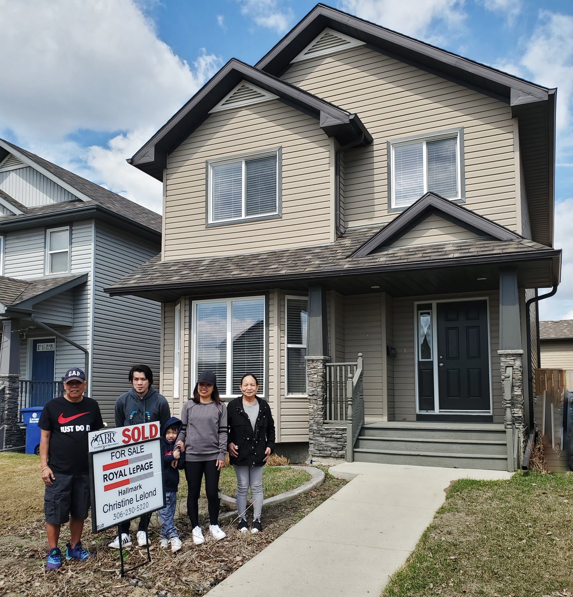 ChristineLelond's tweet image. Congratulations to my newest VIPs’ Ronald &amp;amp; Neslie Ann and Family on the purchase of your 1st home!!!🏡
YOU BRAVED &amp;amp; SAVED THOUSANDS BUYING A HOUSE DURING A PANDEMIC 
christinelelond.com/blog.html/you-…
#ABR® #ABRSOLD #Realtor® #saskatoonrealestate #Stonebridge #RoyalLePageHallmark #CLRBlog