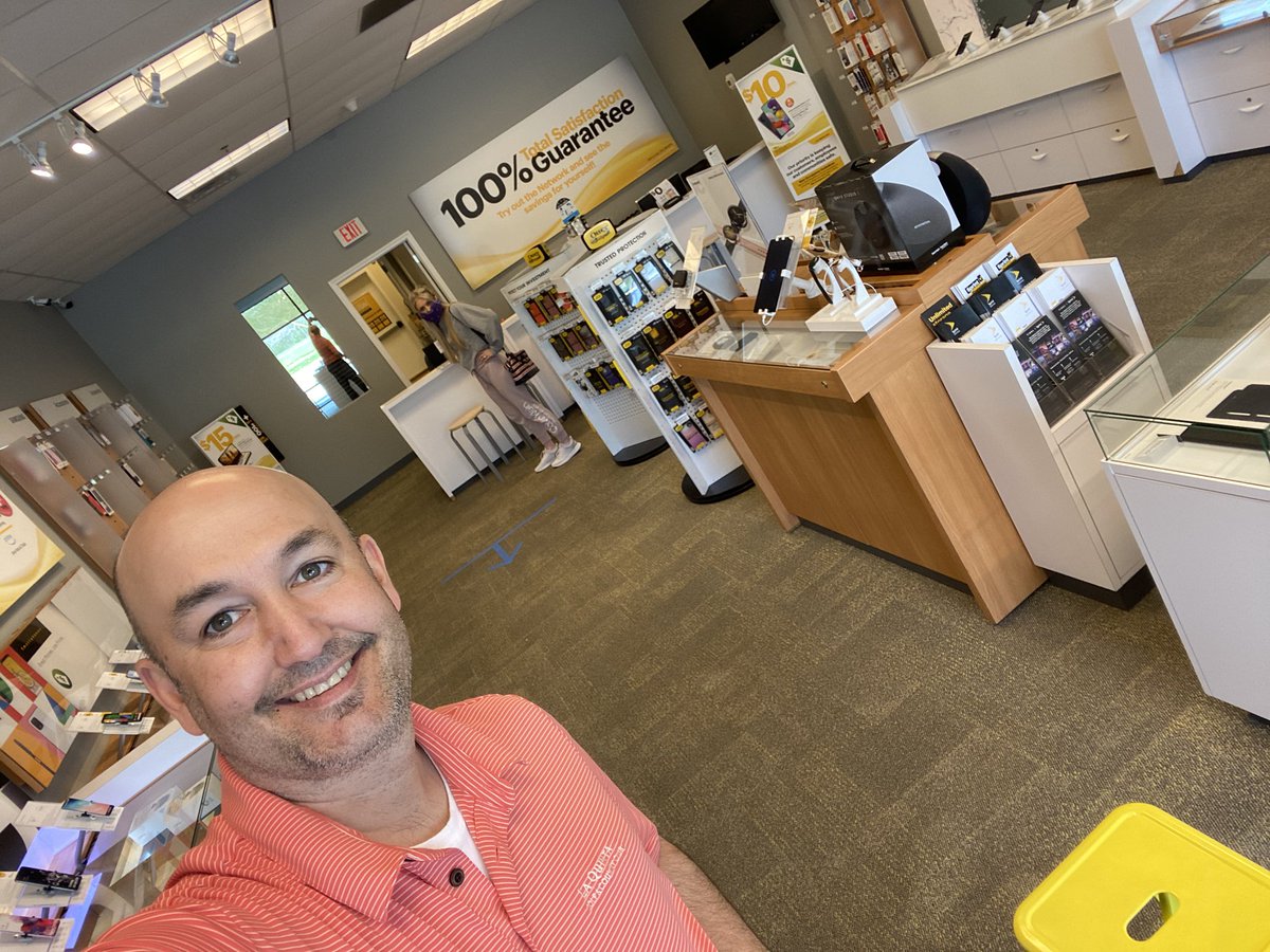 MarkThryvBA's tweet photo. #WeAreOpen! The crew is ready to #KeepYouConnected, because we all know how valuable #Telecommunications is to your life right now. Stop by the @AirCorpWheaton for the #BestValueinWireless! #ThankYou https://t.co/nRuRVZD7j4